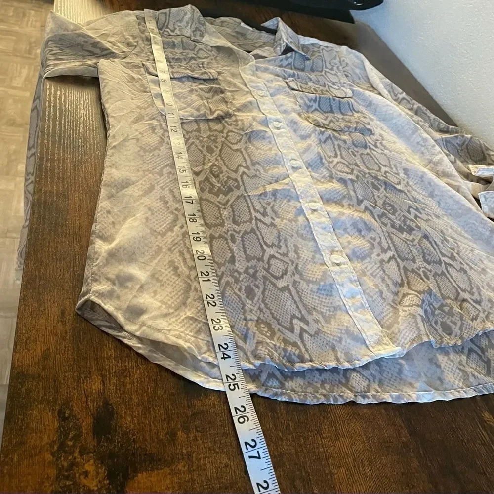 old navy snake print semisheer button up blouse - Picture 5 of 11